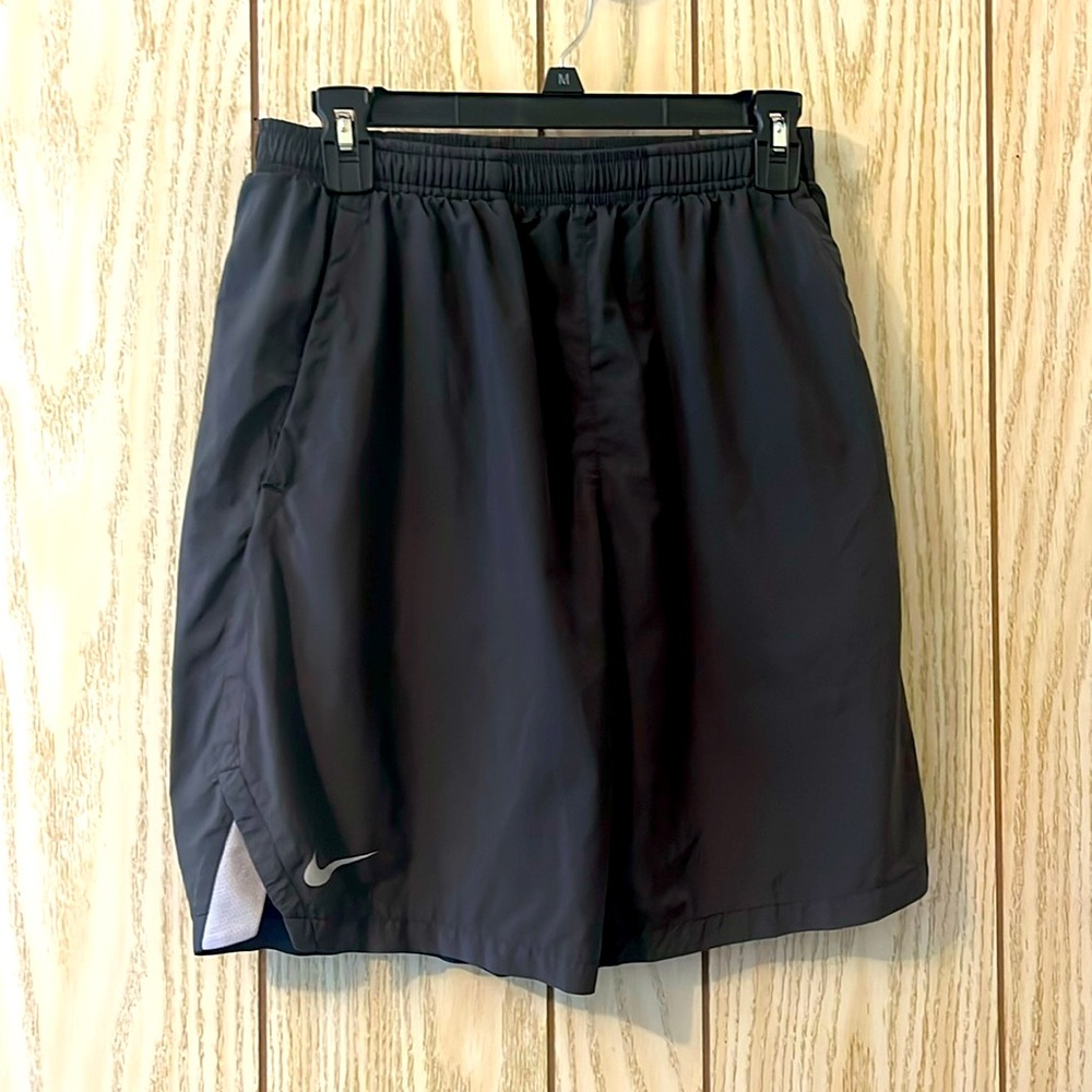 Nike men’s shorts size small